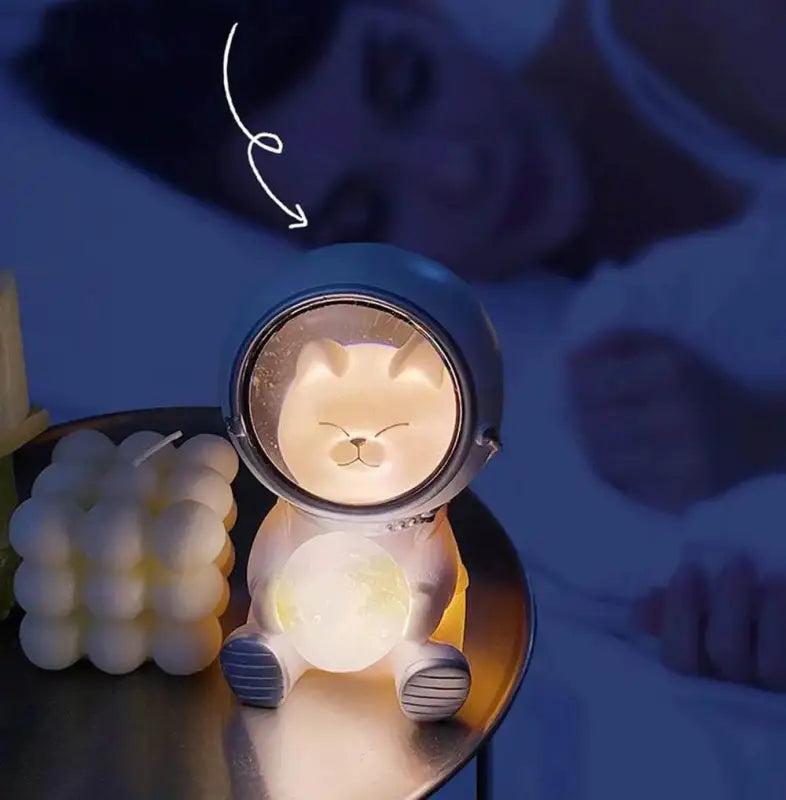 Puseky Astronaut Cat Night Light - Enchanting LED Moon Lamp for Home and Office Decoration - Estalios