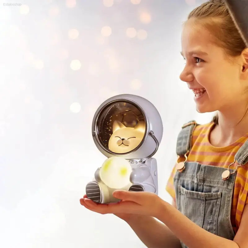 Puseky Astronaut Cat Night Light - Enchanting LED Moon Lamp for Home and Office Decoration - Estalios