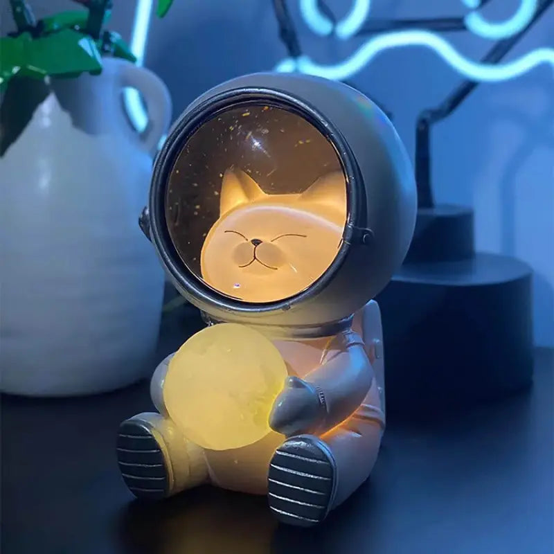Puseky Astronaut Cat Night Light - Enchanting LED Moon Lamp for Home and Office Decoration - Estalios