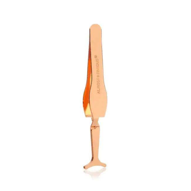 Effortless Application with Rose Gold Magnetic Eyelash Applicator - Estalios