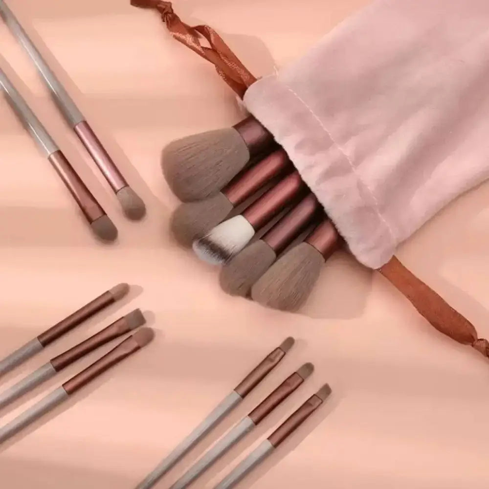 Rose Gold Makeup Brushes Set in a pink bag for eye shadow and foundation use