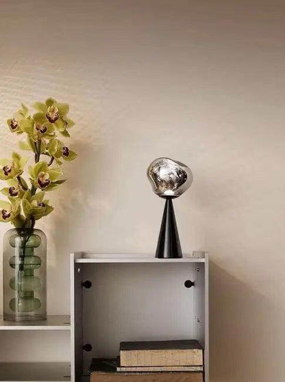 Stylish Copper Glow Table Lamp with Sculptural Flair - Estalios