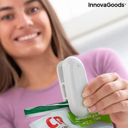 White handheld bag sealer from Innovagoods, ideal for food storage with Baseyl