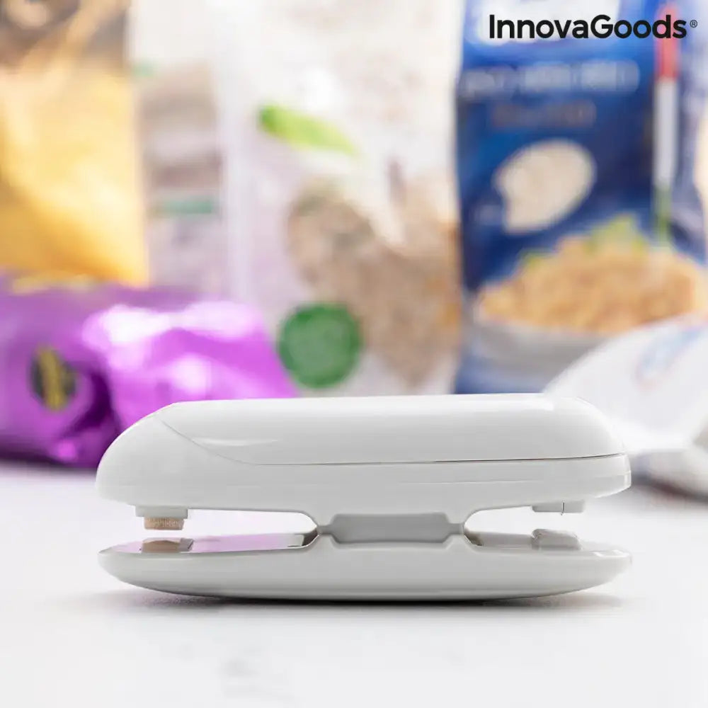 White handheld Innovagoods Bag Sealer for easy food sealing with Baseyl gadget