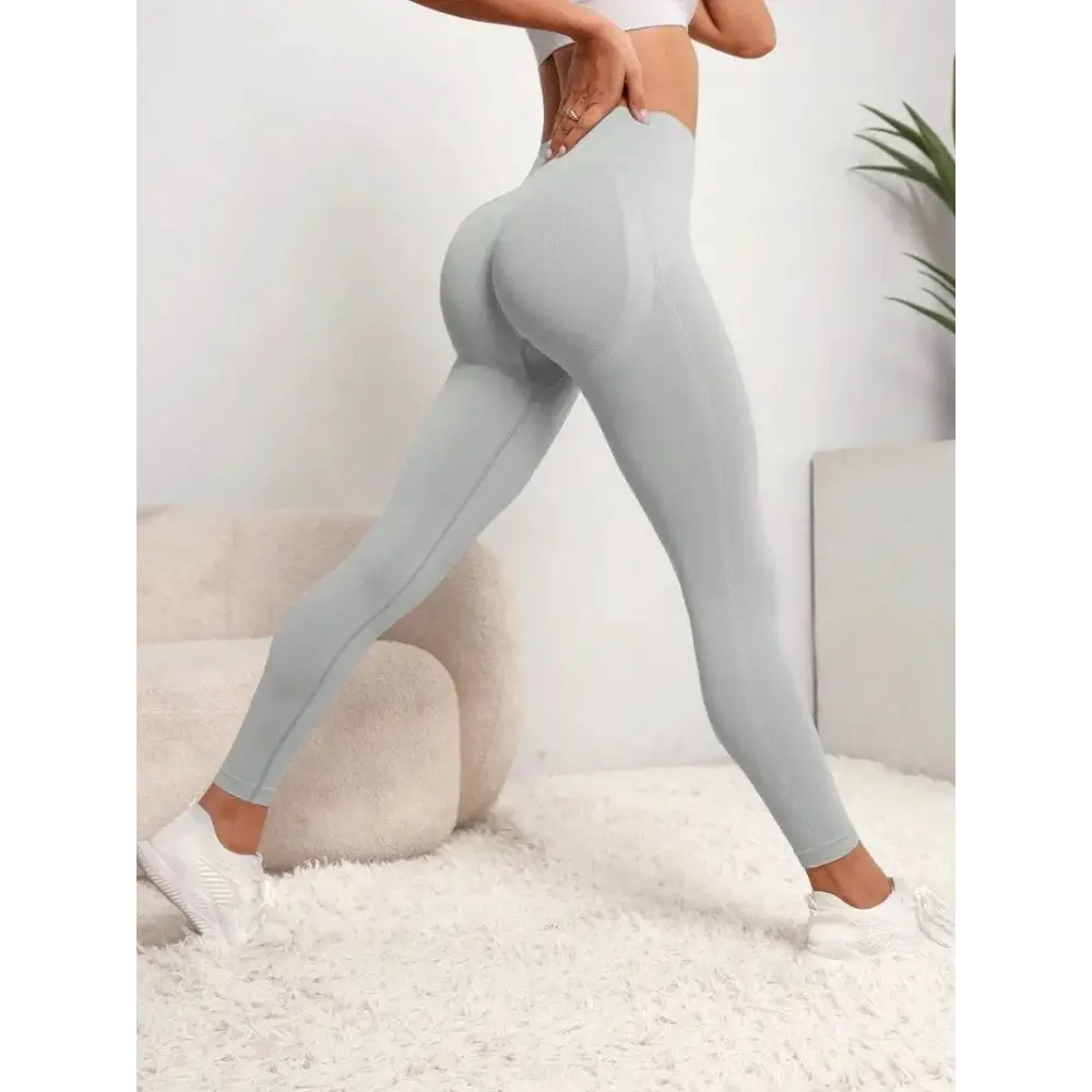 Form-fitting gray leggings for women seamless hip lifting style and comfort