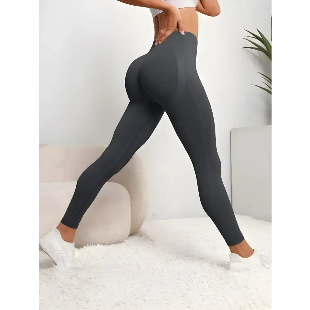 Form-fitting gray Seamless Hip Lifting Leggings for Women, perfect for style and comfort