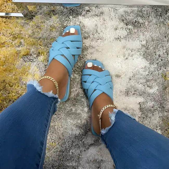 Stylish Pink and White Woven Slide Sandals for Summer Vibes - Estalios