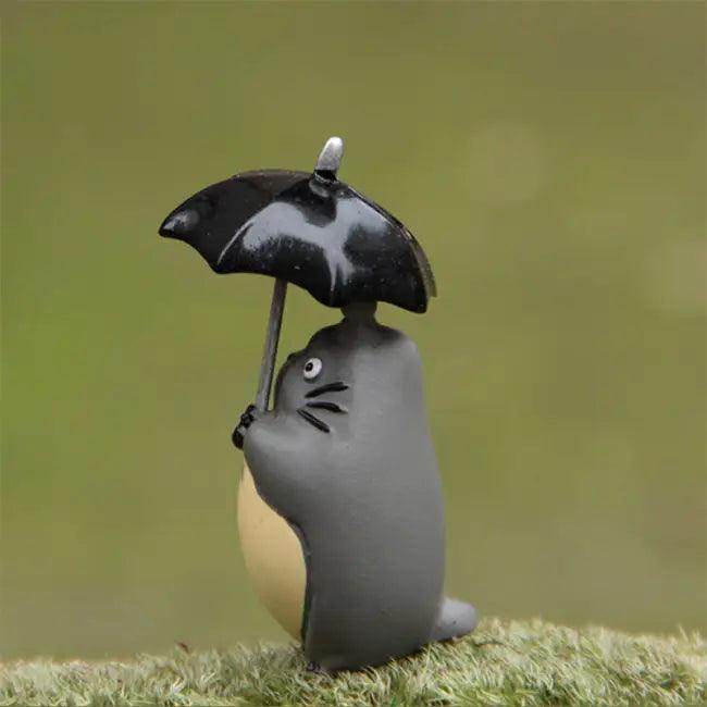 Charming Totoro Figurine with Umbrella for Mini Gardens - Estalios