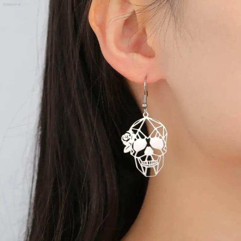 Trendy Skeleton Head Dangle Earrings for Halloween Fun - Estalios