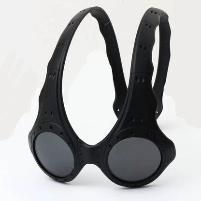 Steampunk Vision: Goggles of Tomorrow! Gear up for adventure with these awesome Silver Steampunk Goggles, blending Victorian style with futuristic flair. Stand - Estalios