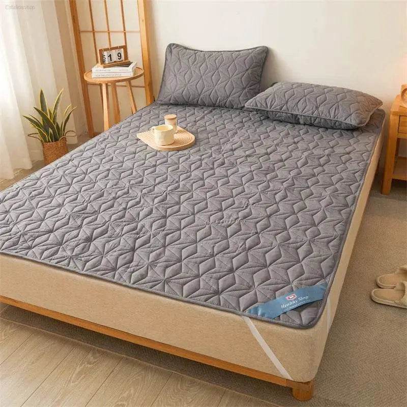 Waterproof Mattress Topper with Elastic Band Quilted Protector Pad Bedspread Winter Mattress Cover for Single/Double Bed 140/160 - Estalios
