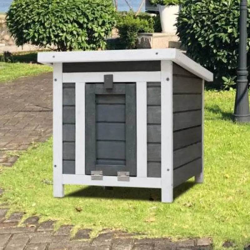 Weatherproof Wooden Outdoor Rabbit Hutch with Lockable Door - Estalios